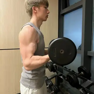 范诚伟